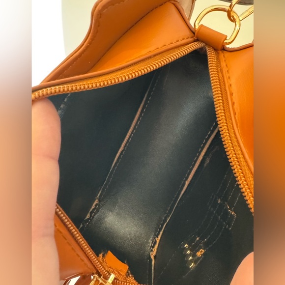 Violin Style Purse Crossbody Bag - Picture 7 of 9